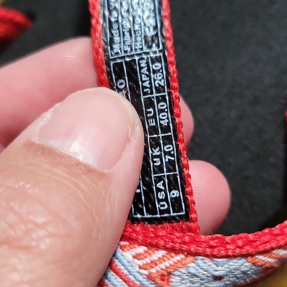 Nwot teva sandals - Picture 3 of 3